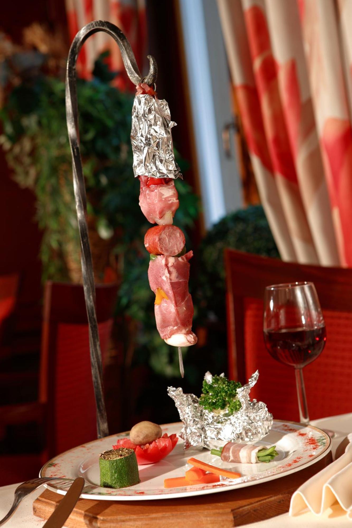 Hotel - Restaurant " Victor Hugo" Вианден Екстериор снимка