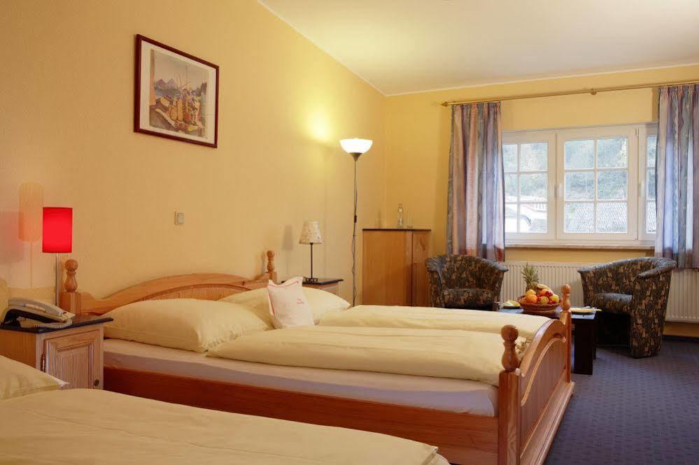 Hotel - Restaurant " Victor Hugo" Вианден Екстериор снимка
